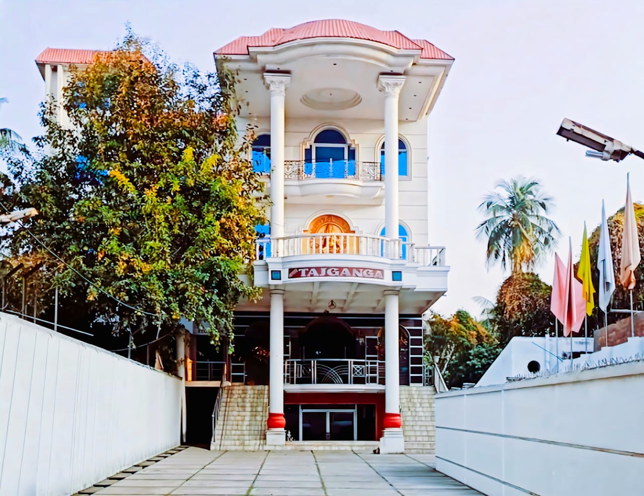 About Hotel Tajganga